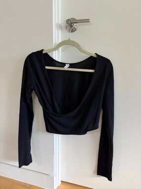 ALO Yoga Black Long-Sleeve Draped Crop Top